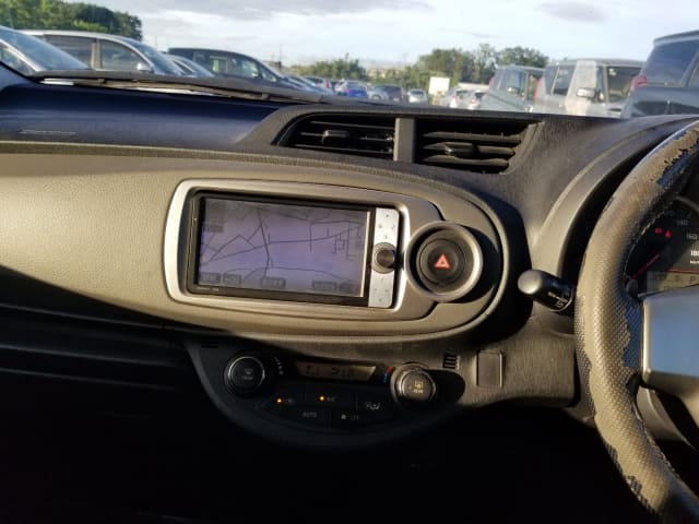 TOYOTA Vitz thumbnail 36
