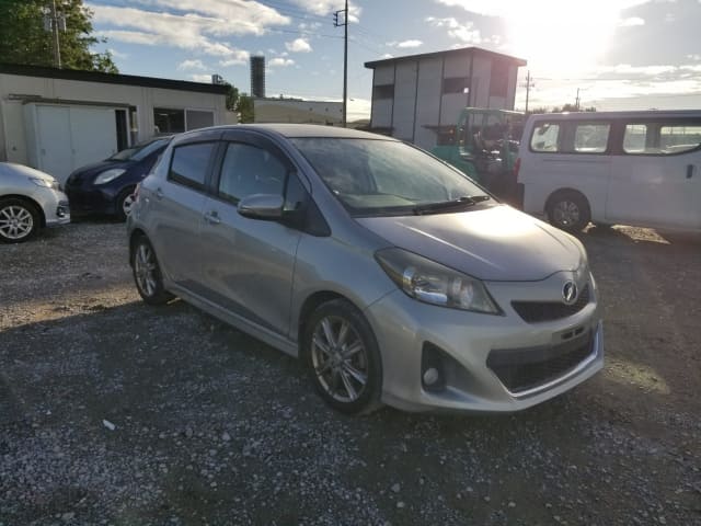 TOYOTA Vitz thumbnail 7