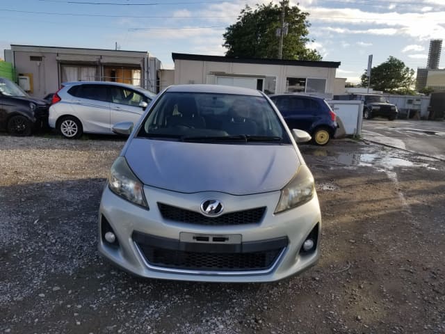 TOYOTA Vitz thumbnail 8