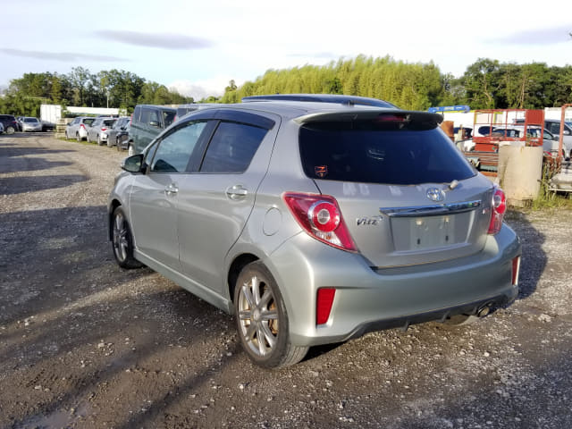 TOYOTA Vitz thumbnail 3