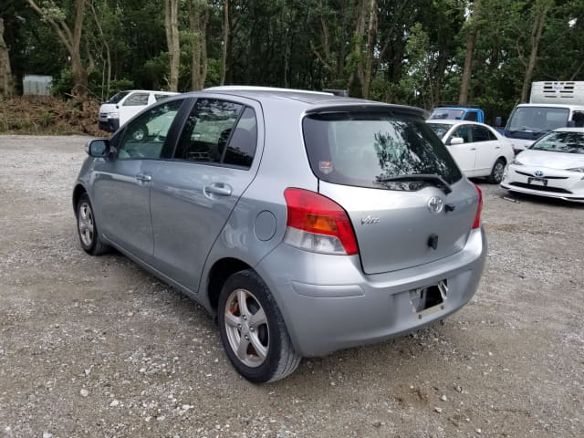 TOYOTA Vitz thumbnail 3