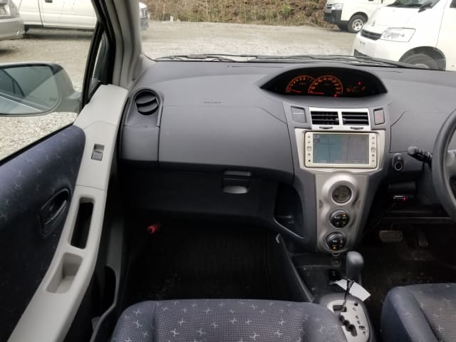TOYOTA Vitz thumbnail 33