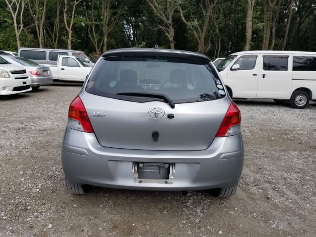 TOYOTA Vitz thumbnail 4