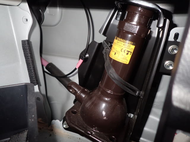 TOYOTA Land Cruiser thumbnail 31