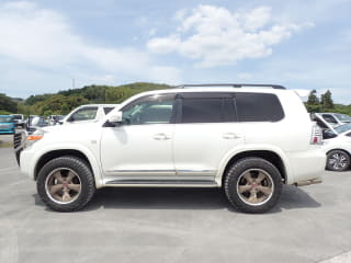 2011 TOYOTA Land Cruiser