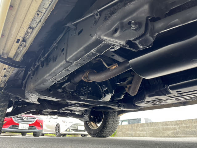 TOYOTA Land Cruiser thumbnail 18