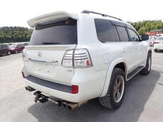 2011 TOYOTA Land Cruiser