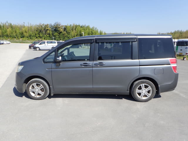 HONDA Step WGN thumbnail 2