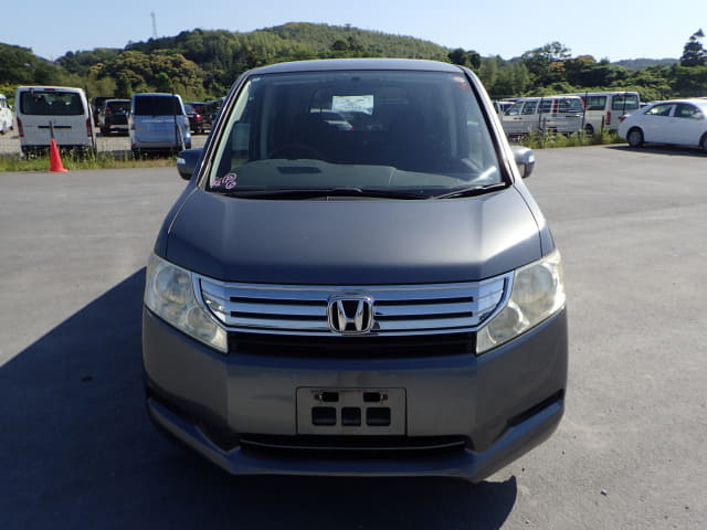 HONDA Step WGN thumbnail 8