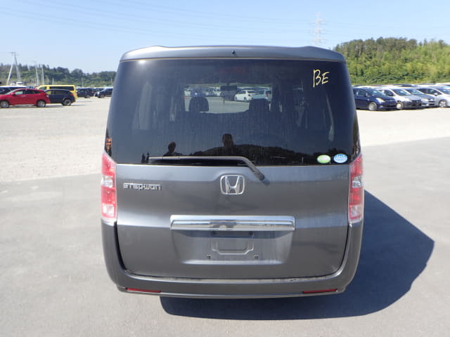 HONDA Step WGN thumbnail 4