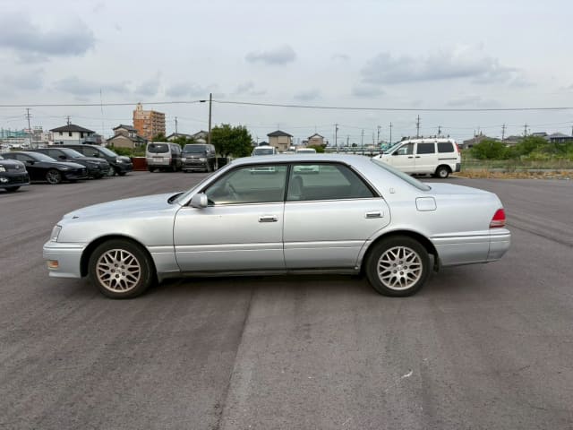 TOYOTA Crown thumbnail 2