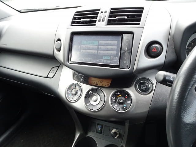 TOYOTA RAV4 thumbnail 36