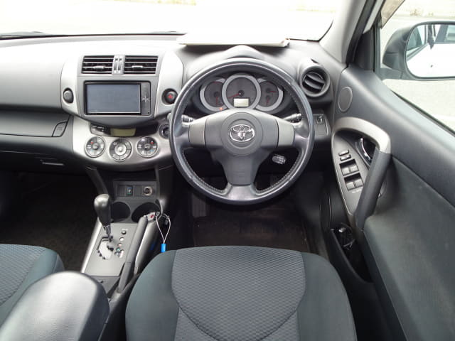 TOYOTA RAV4 thumbnail 32