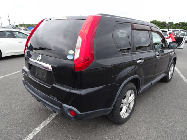 NISSAN X-Trail thumbnail 5