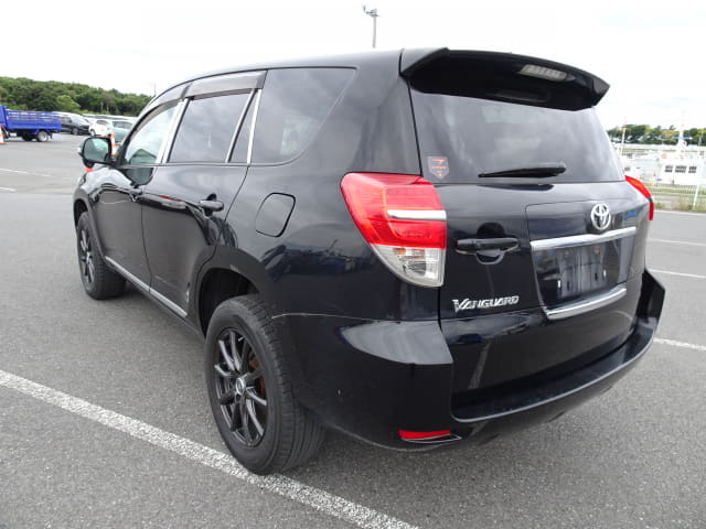 TOYOTA Vanguard thumbnail 3