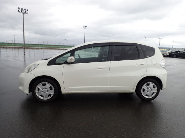 HONDA Fit Hybrid thumbnail 2