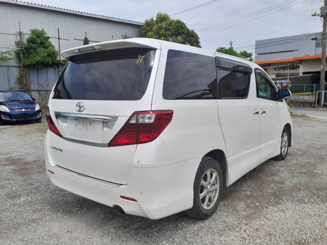 TOYOTA Alphard thumbnail 5