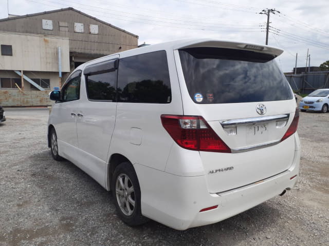 TOYOTA Alphard thumbnail 3