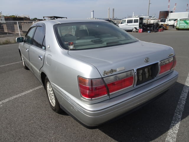 TOYOTA Crown thumbnail 3