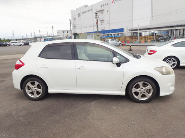 TOYOTA Auris thumbnail 6