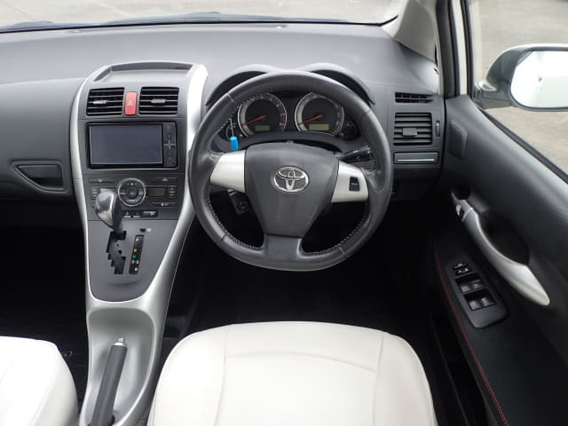 TOYOTA Auris thumbnail 32