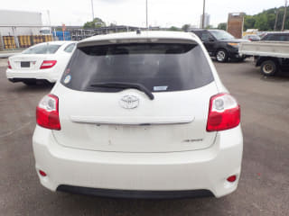 2011 TOYOTA Auris
