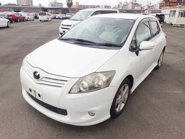 TOYOTA Auris