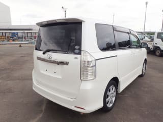 2007 TOYOTA Noah