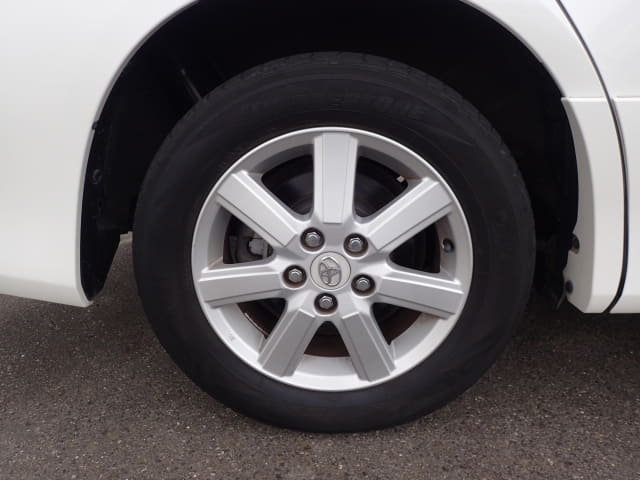 TOYOTA Noah thumbnail 11