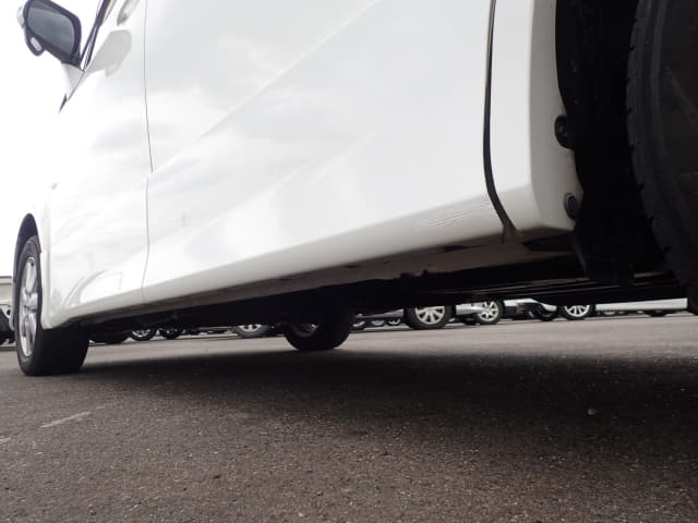 TOYOTA Noah thumbnail 19