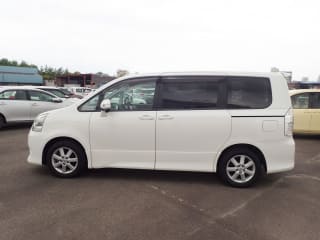 2007 TOYOTA Noah