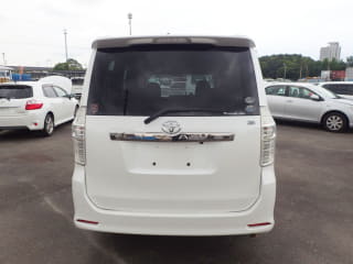 2007 TOYOTA Noah
