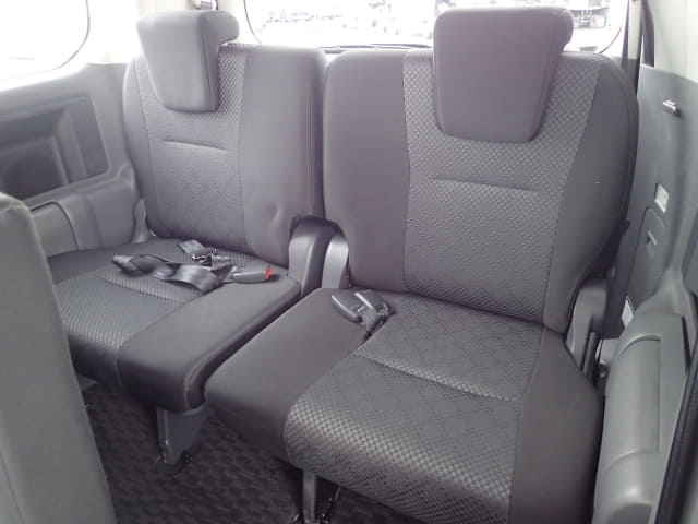 TOYOTA Noah thumbnail 28