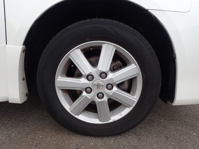 TOYOTA Noah thumbnail 12