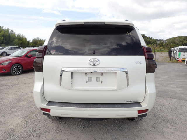 TOYOTA Land Cruiser Prado thumbnail 4