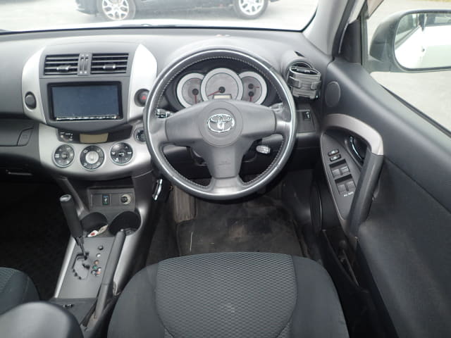 TOYOTA RAV4 thumbnail 31