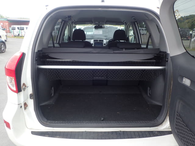 TOYOTA RAV4 thumbnail 28