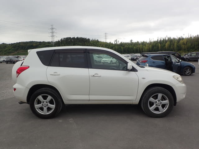 TOYOTA RAV4 thumbnail 6