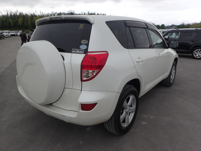 TOYOTA RAV4 thumbnail 5