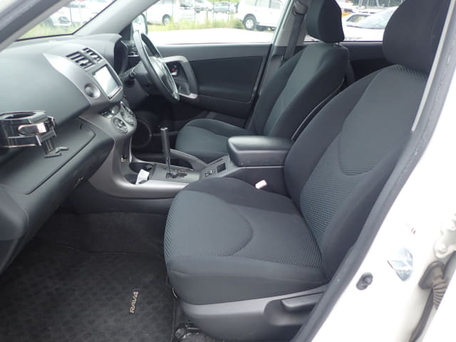 TOYOTA RAV4 thumbnail 26
