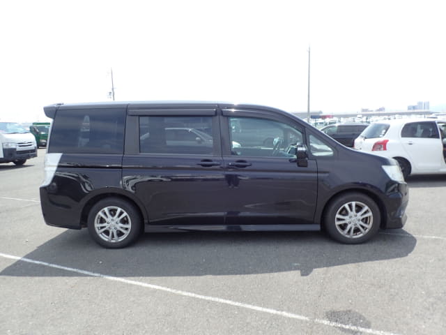HONDA Step WGN thumbnail 6