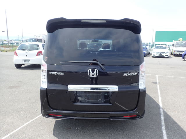 HONDA Step WGN thumbnail 4
