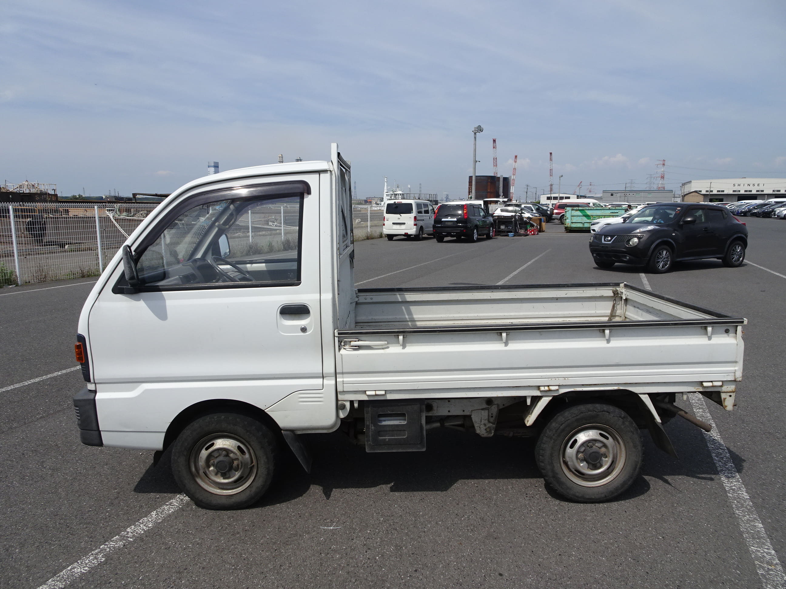 1992 Mitsubishi Minicab JDM car for sale — photo 2 of 10
