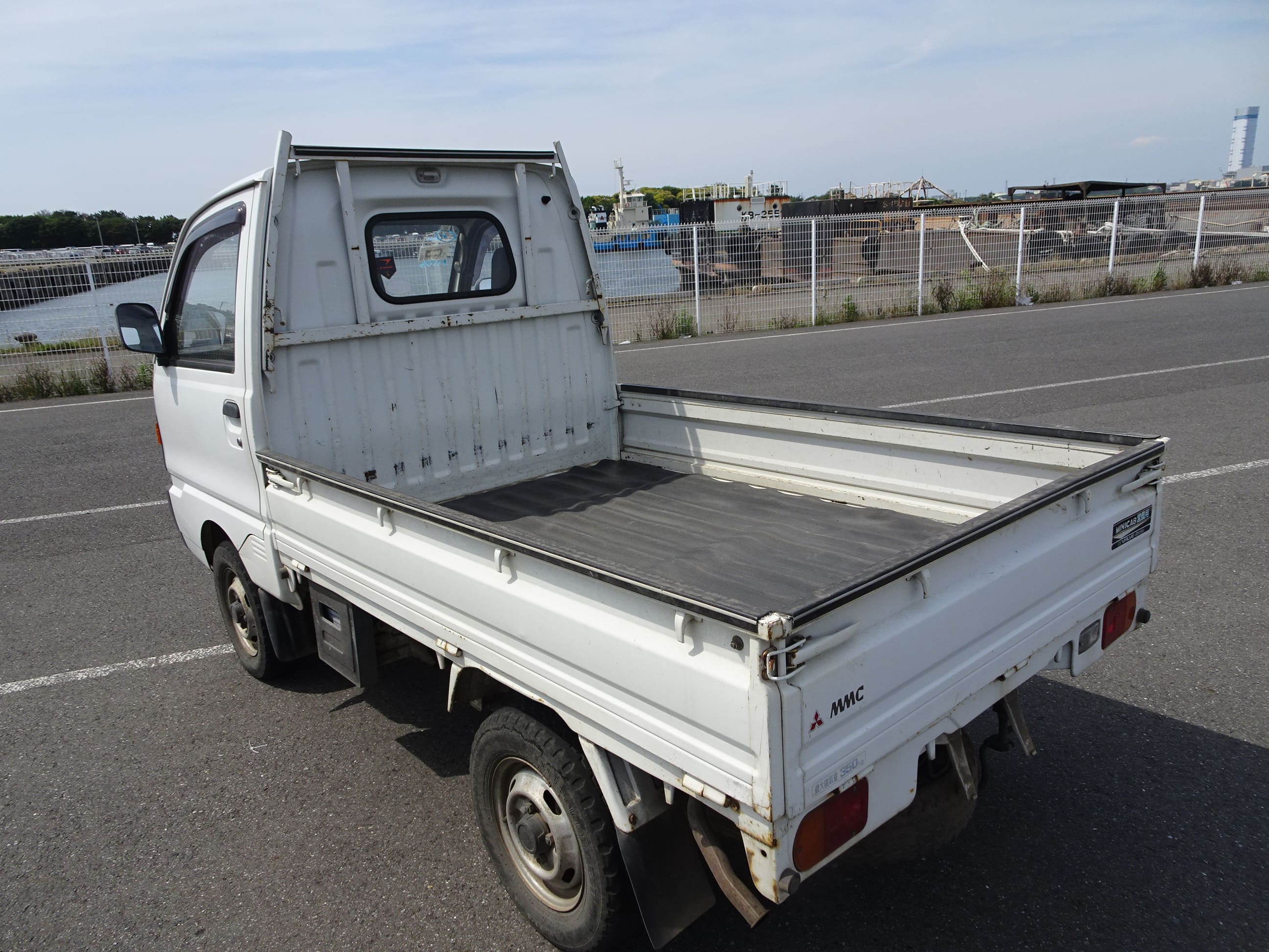 1992 Mitsubishi Minicab JDM car for sale — photo 3 of 10
