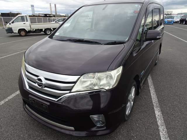 NISSAN Serena
