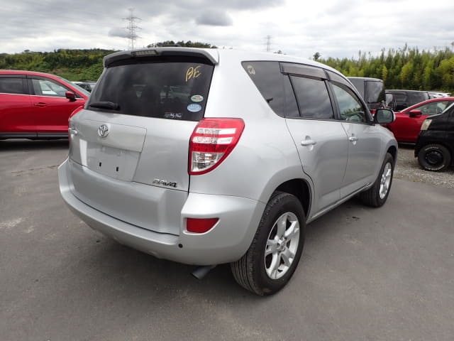 TOYOTA RAV4 thumbnail 5