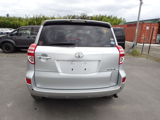 TOYOTA RAV4 thumbnail 4