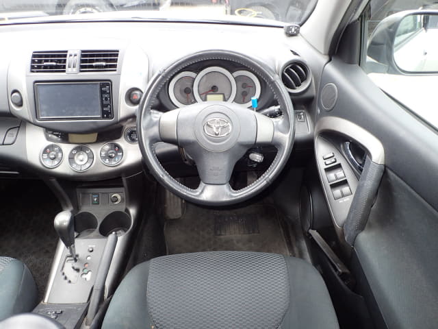 TOYOTA RAV4 thumbnail 32