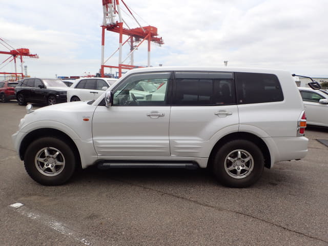 MITSUBISHI Pajero thumbnail 2