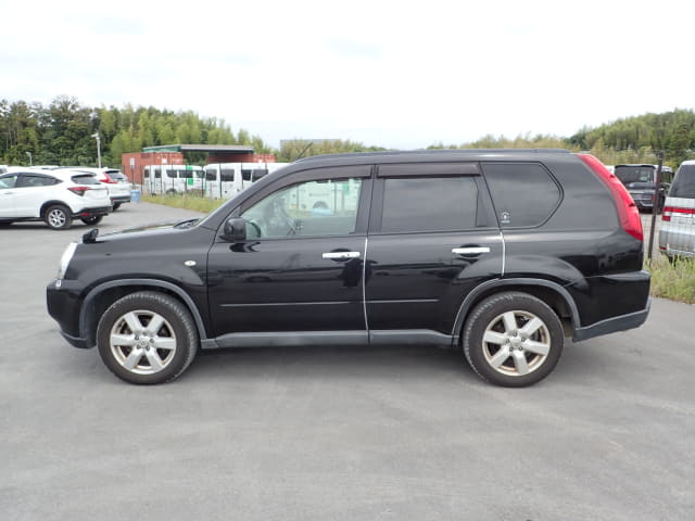 NISSAN X-Trail thumbnail 2